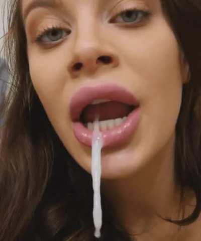Lana Rhoades Cum Drool🤤💦
