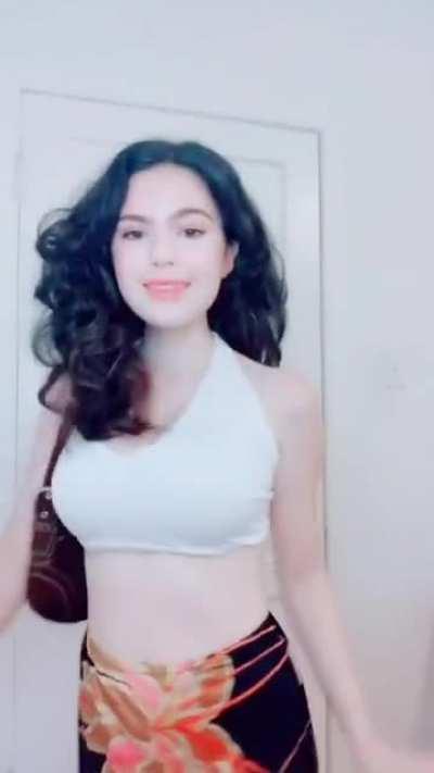 Becca comin’ to steal yo girl