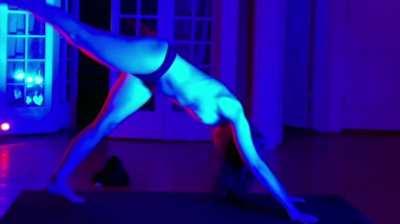 Happy New Year’s Eve! Relax while I strip for you [f]