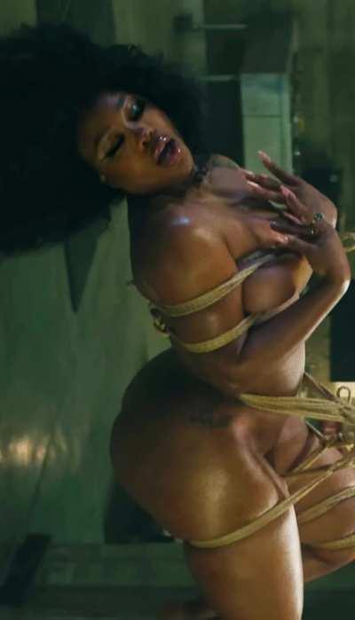 SZA in 'kill Bill' [Brightened]