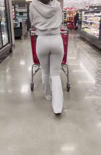 someone airdropped this video of me to everyone in target