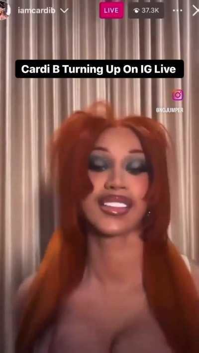 CARDI B FLASH IS IN IG LIVE(pyt Latina)