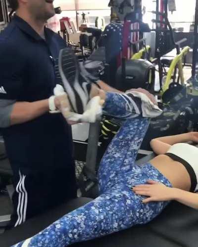 A flexible Kate Beckinsale