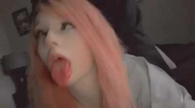 Little nympho getting railed 💘