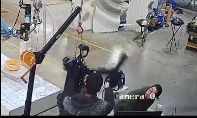 Robot on hook went berserk all of a sudden (terminator timeline day 1)