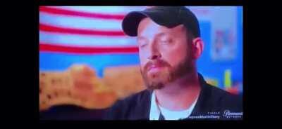 Racist tried to defend the Confederate flag