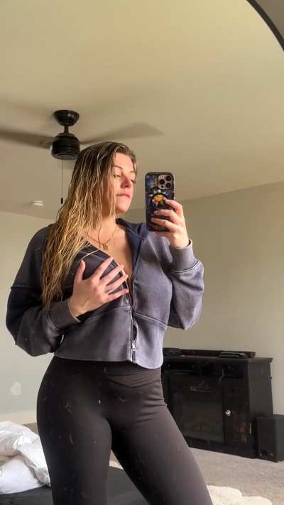 Love showing off my boobs
