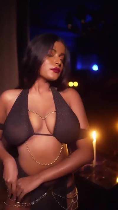 Model content ( link in bio )