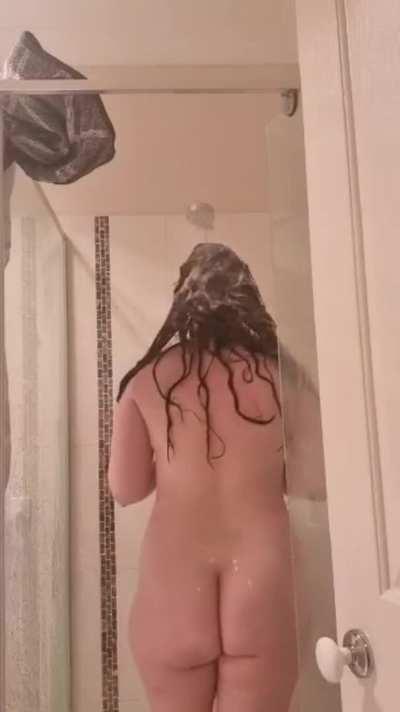 Watch me shower before we fuck 😈