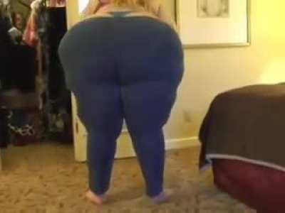 Viva La Valerie Try To Wear Clothes