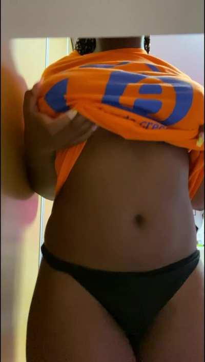 Did you expect them to be that big without this t-shirt? ;)