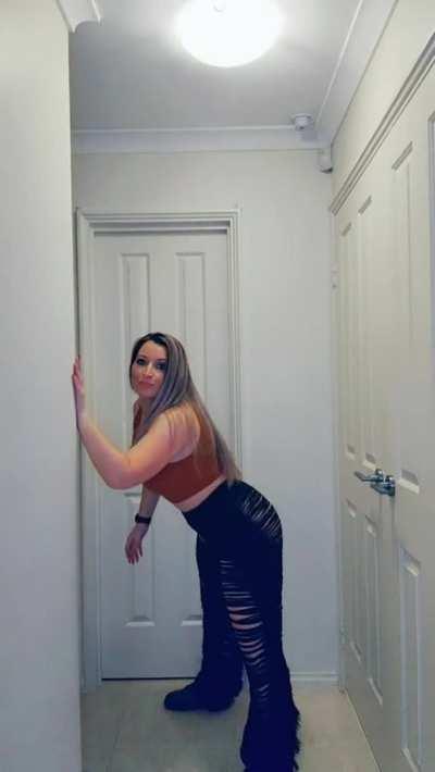 Are you the wall or pants 🤣 😝