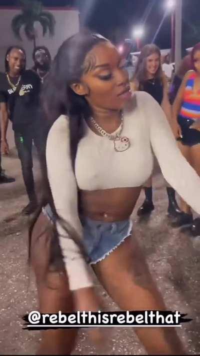 Dancing Rebel is a whole vibe to watch 🔥 (@rebelthisrebelthat) 