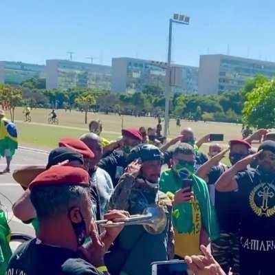 Bolsonarismo é uma seita, só pode