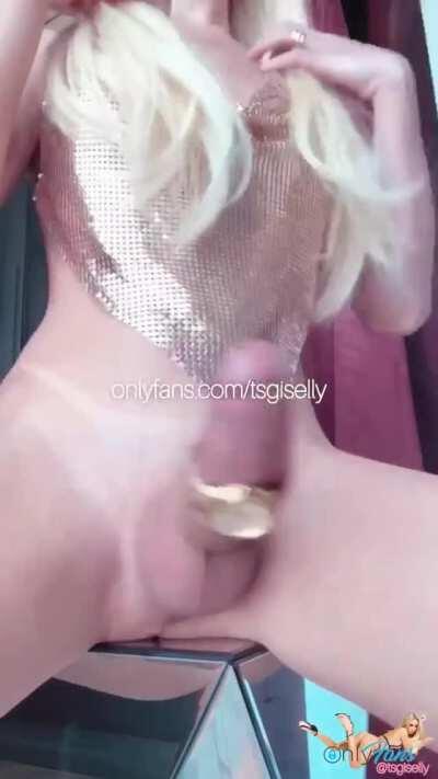 THICC enough to put a WATCH on it👉🏼(u/TsGisellyAngel)