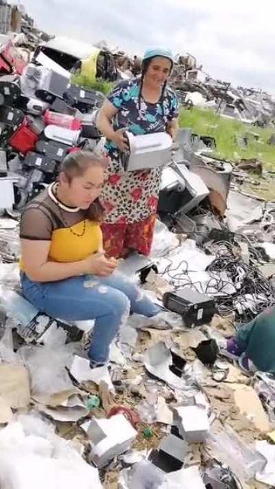 Cum reciclează românii comparativ cu restul europenilor ?