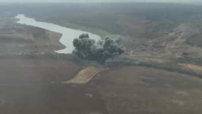 Russian FAB bomb creates a large shockwave after impacting at the Popovka reservoir, Belgorod Oblast. April 2025