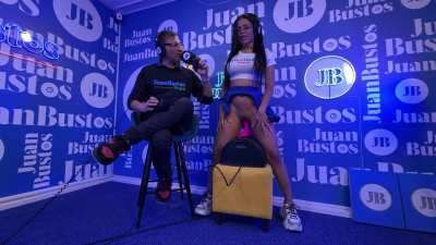 Violet Lover breaks her cumshot record with the vibrating machine on Juan Bustos Podcast