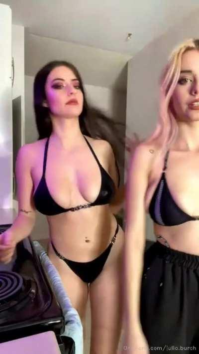 Bruch Sisters Show Boobs and Hot body (All Fi1es in c0mment)