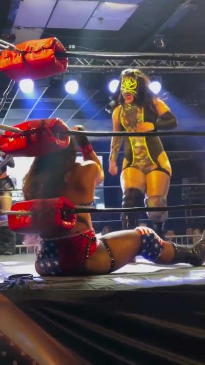 Lady Maravilla stinkface to Nikki Blackheart MLA in South Carolina 11/25/25