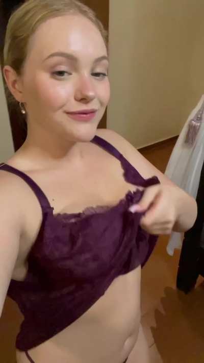 Do you like side titty drops? 