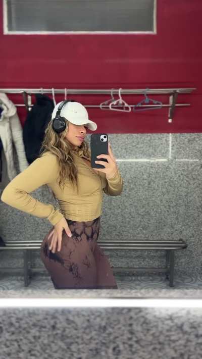 Can we become gym buddies and progress to fuck buddies