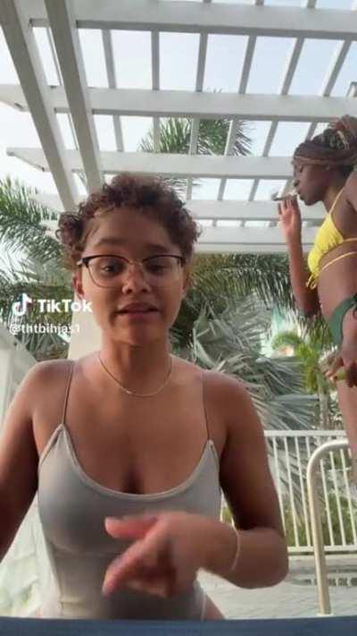 That view is everything 🍑