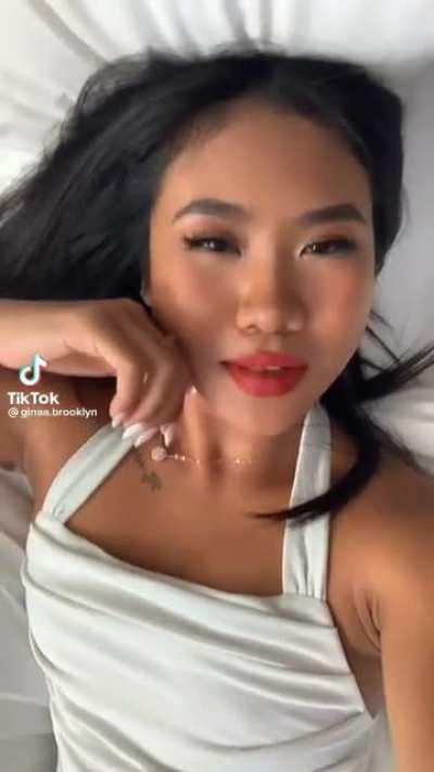 She hasnt gone live in a hot minute i wish she would come back