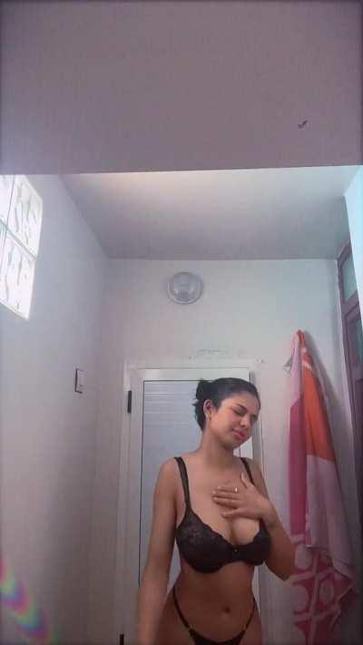 I'm home alone.. please cum over