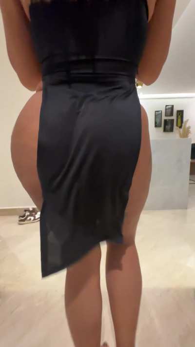 say ''yes'' if youre into older thick women and i can send you something