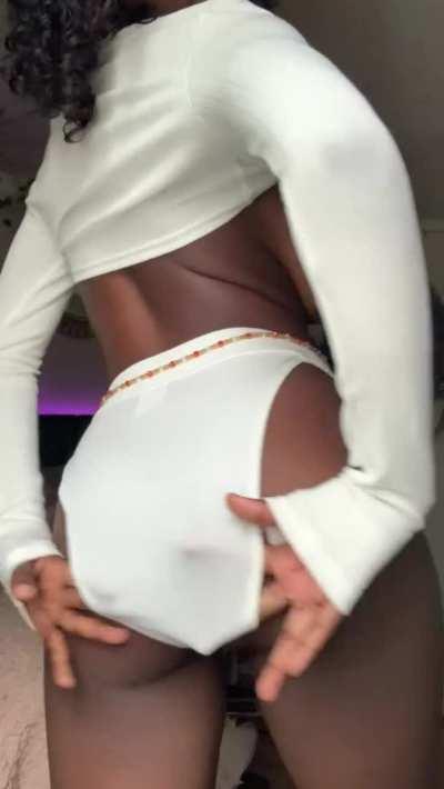 Let me be your first ebony 🌹