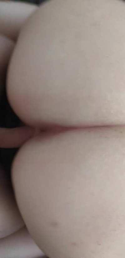 would you love to clap against my huge ass 😝