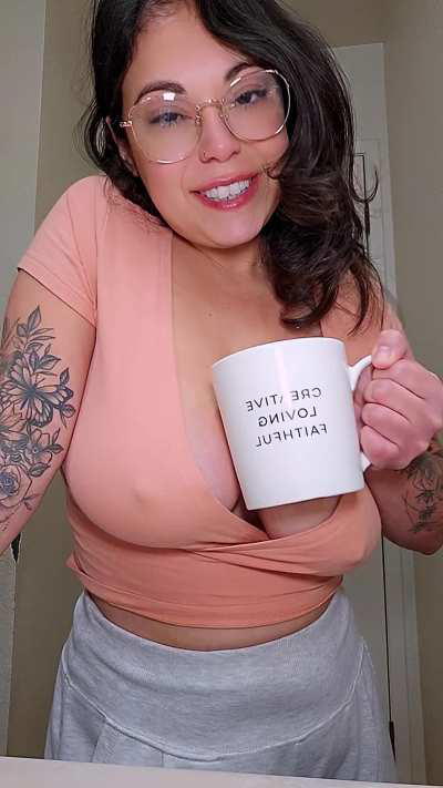 Good morning 💋 Give me your cream 😋