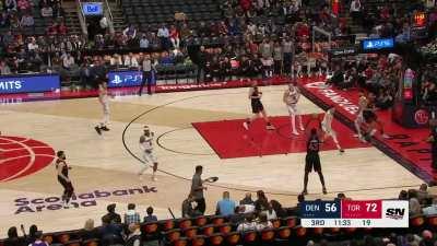 [Highlight] Siakam goes around Jokic for the easy layup after a good kickout by Scottie Barnes!