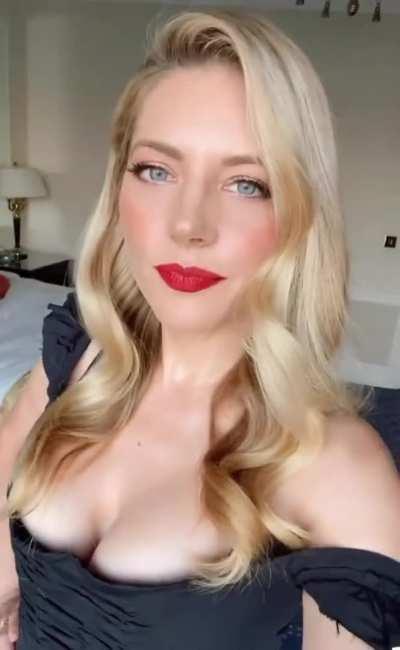 Katheryn Winnick looking damn fine!