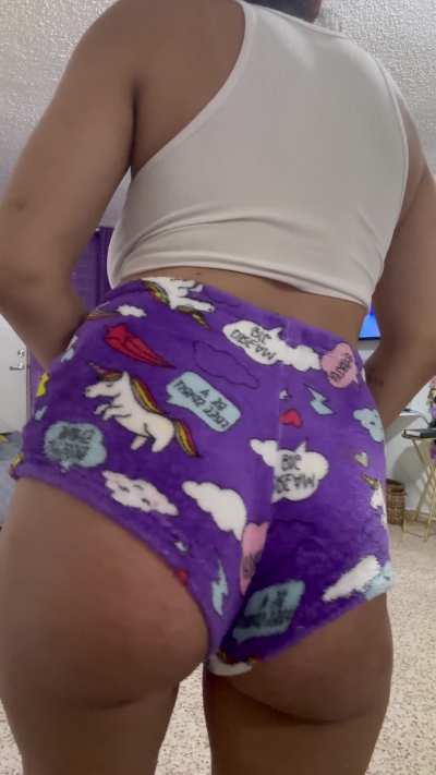 Let me fart on your pretty face 😜