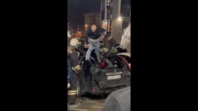 Man survives 19 story fall