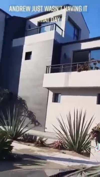 Guy Hit With Water Balloons From Balcony Retaliates With Beer Cans