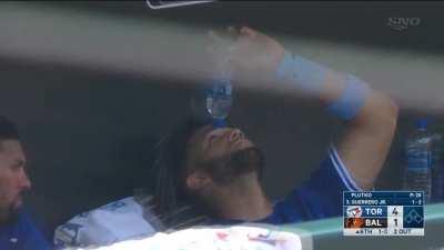 Just some announcers and a good cameraman