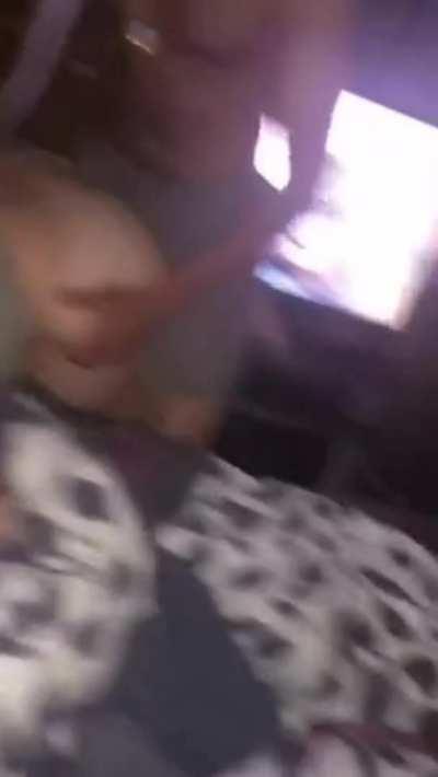 When the parent are out 😮