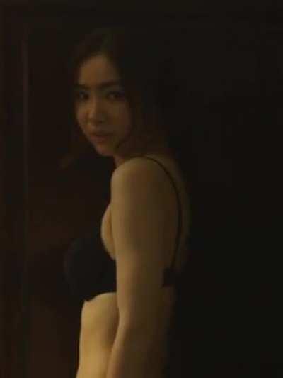 Shin Se Kyung in Tazza