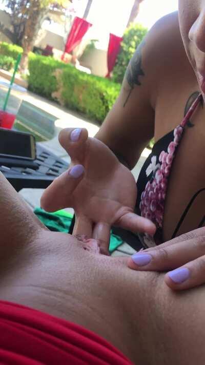 Honey Gold Getting a Pussy Eating Lesson from Megan Rain