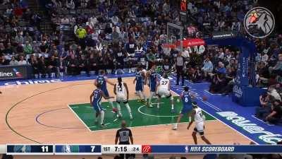 [Highlight] Conley showing the wolves why they needed him with a great feed to Gobert