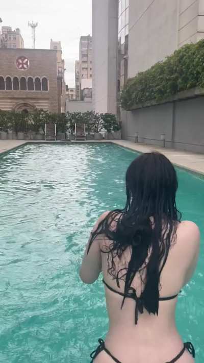 Pawg booty in bikini