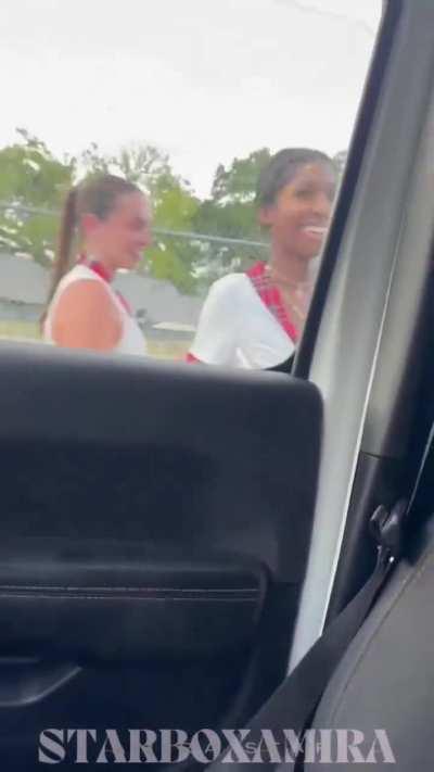 Hey y’all need a ride