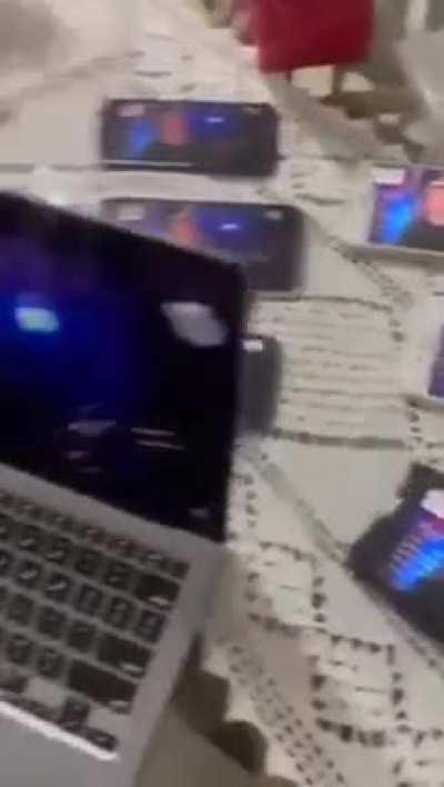 As vezes acho que o Bolsonarista é só alguém que se esqueceu de sair da 5ª série .