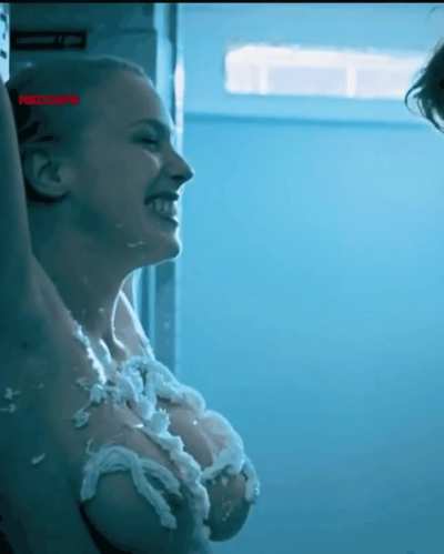 Aneta Krejcíkova-Lousy Bastards (2014)