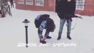 F. R. I. E. D. S na Rússia. Feito por: Moisty Juice