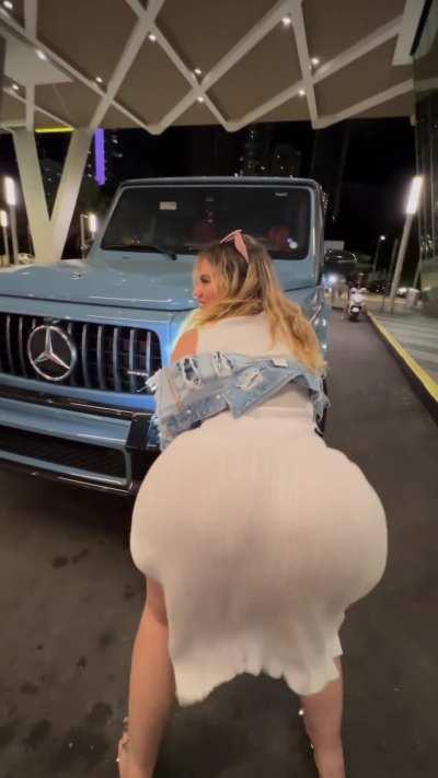 I like this type of hood ornament