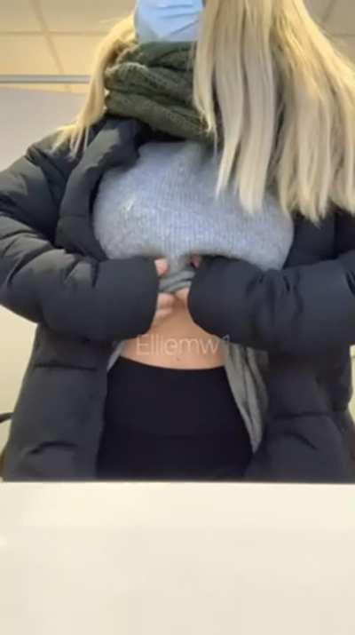 My winter clothes tried to hide my DDD’s …🥲